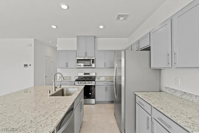 $2,400 | 7660 Love Spgs Lane, North Las Vegas, NV 89084