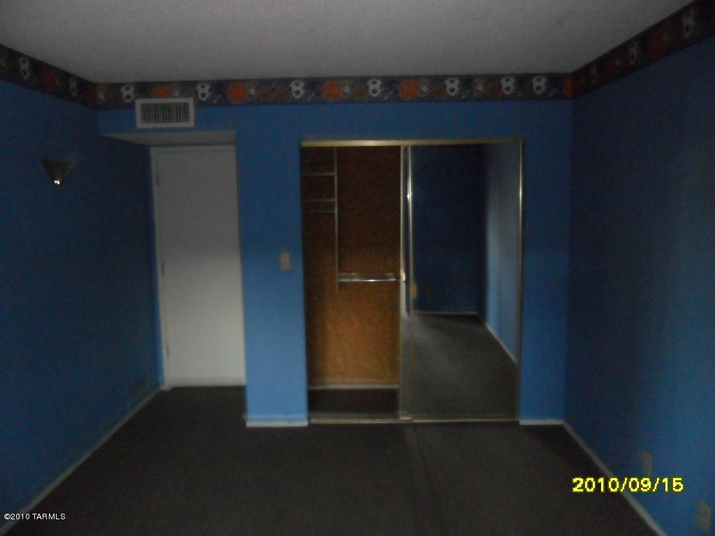 7736 East Tanque Verde Road Tucson, AZ 85715 - Photo 4 of 8