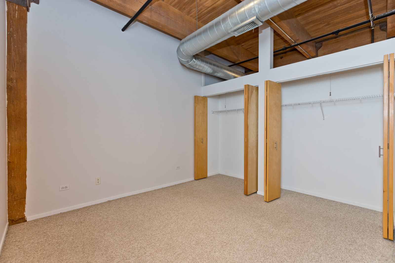 1500 West Monroe Street, Unit 515 Chicago, IL 60607 - Photo 6 of 10 a view of an empty room
