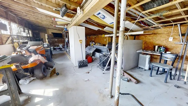 $495,000 | 193 Main Street, Plaistow, NH 03865