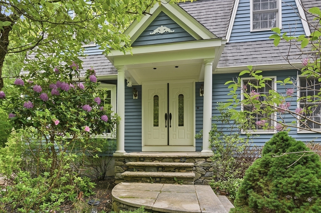 74 High Street Upton, MA 01568 - Photo 3 of 40