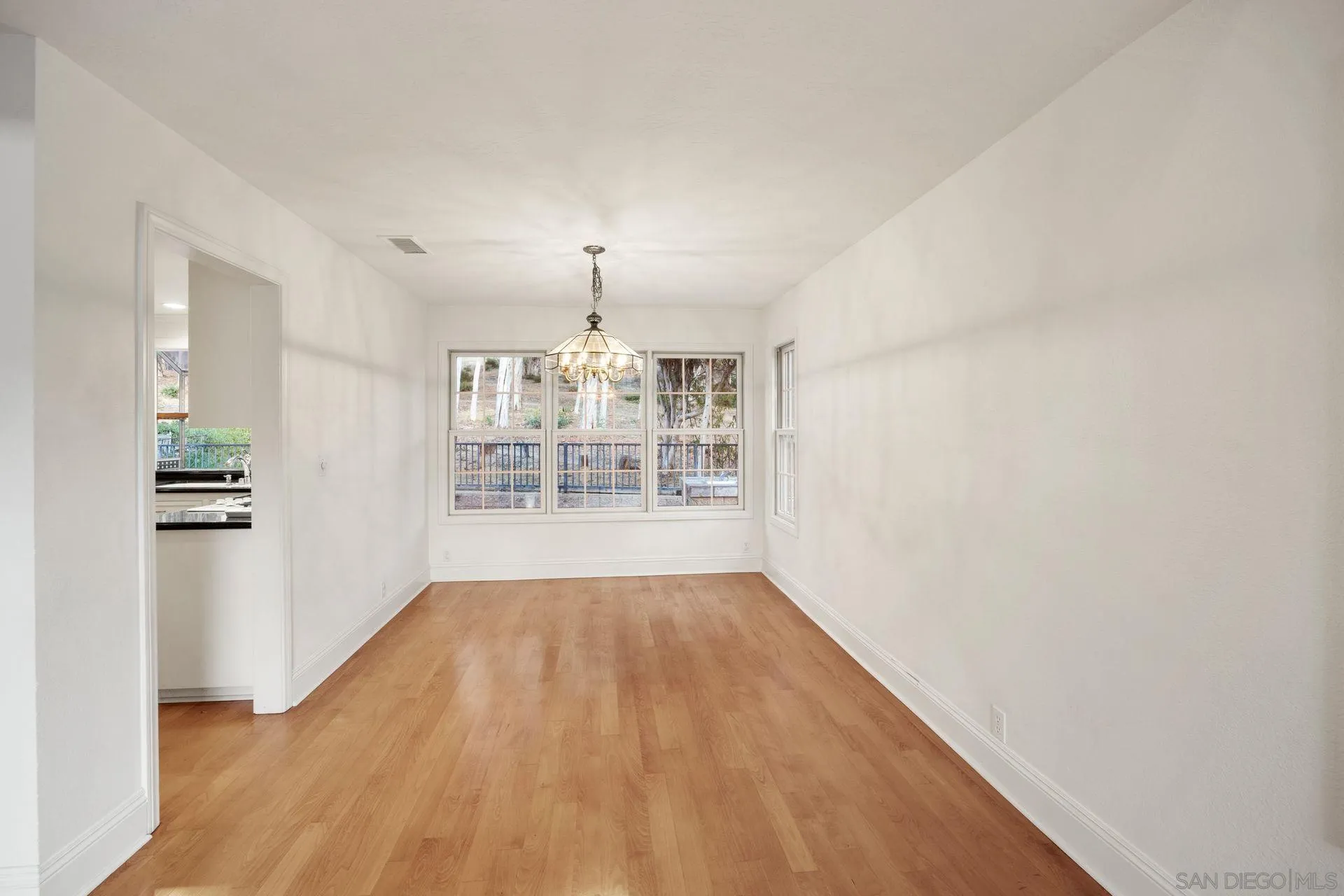 2730 Fernglen Road Carlsbad, CA 92008 - Photo 11 of 25 Gallery Image 11