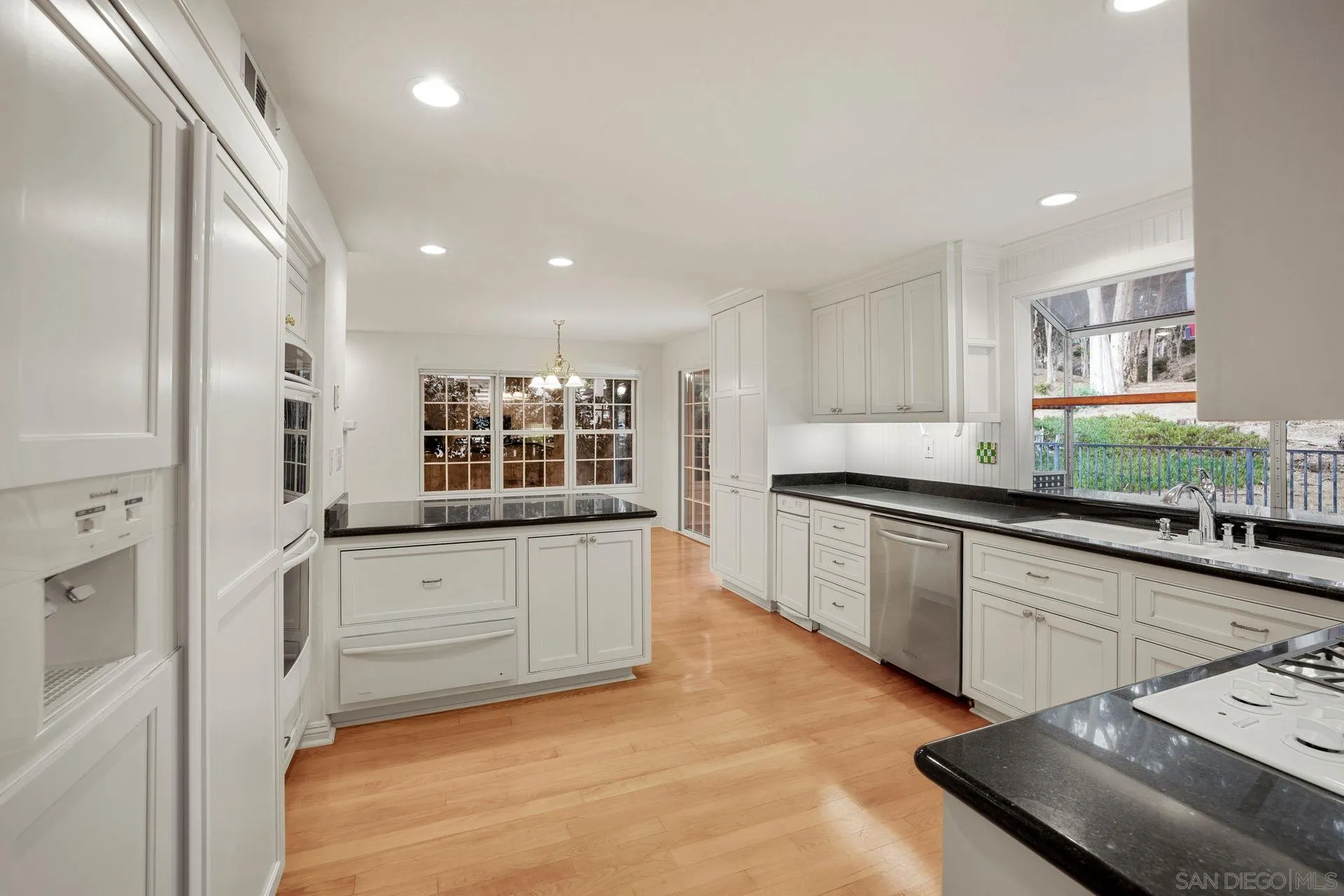 2730 Fernglen Road Carlsbad, CA 92008 - Photo 15 of 25 Gallery Image 15