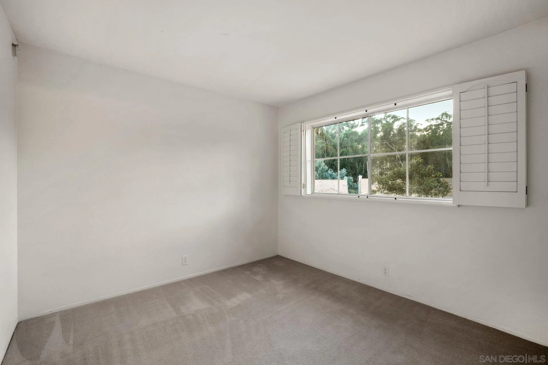 2730 Fernglen Road Carlsbad, CA 92008 - Photo 21 of 25 Gallery Image 21