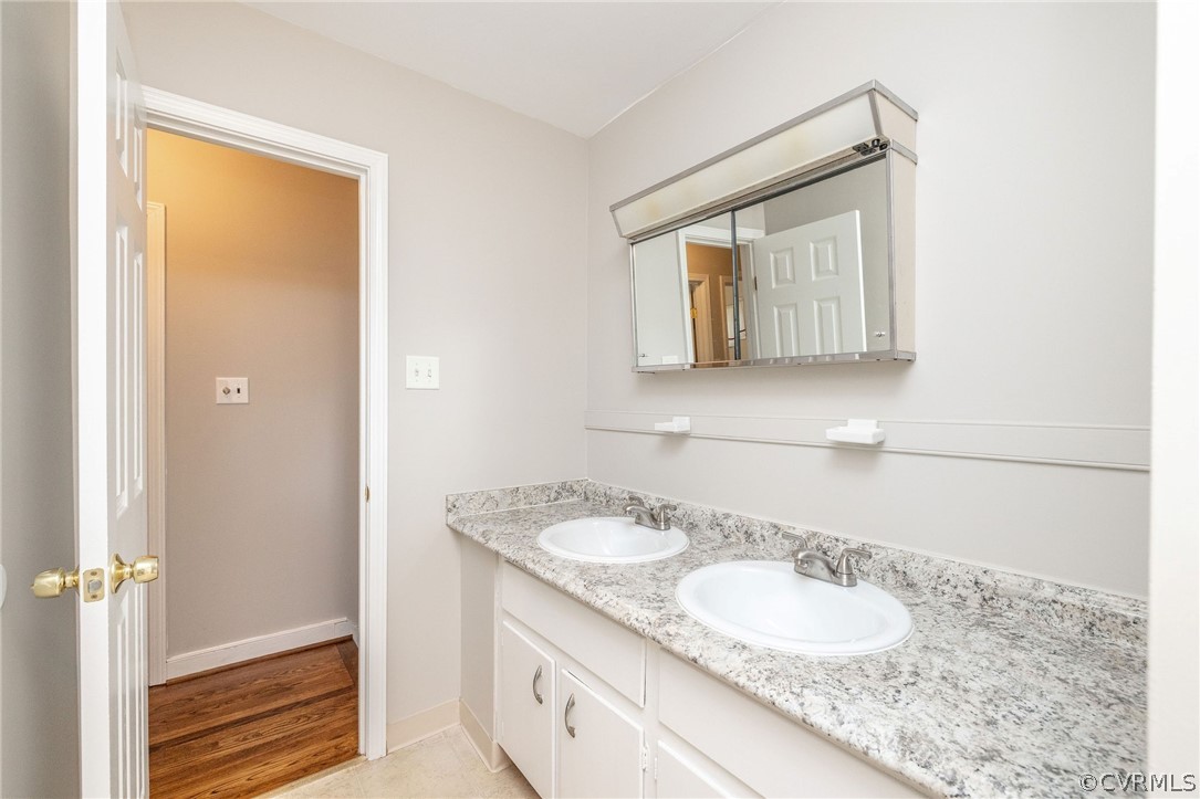 10430 Epsilon Road Richmond, VA 23235 - Photo 20 of 24 Full Bath Upstairs