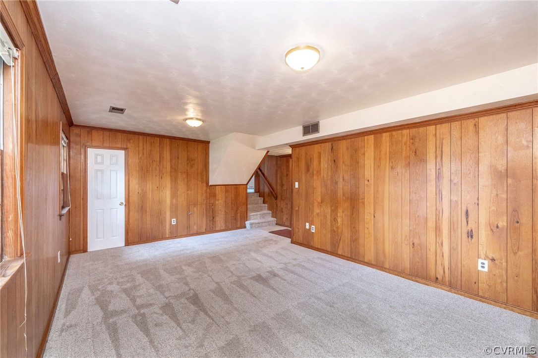 10430 Epsilon Road Richmond, VA 23235 - Photo 8 of 24 Downstairs with access to the utility room and Full Bath