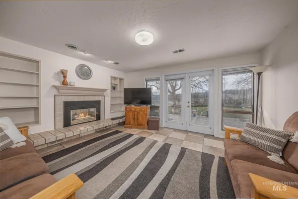 $425,000 | 1242 Southwest 11th Avenue, Ontario, OR 97914