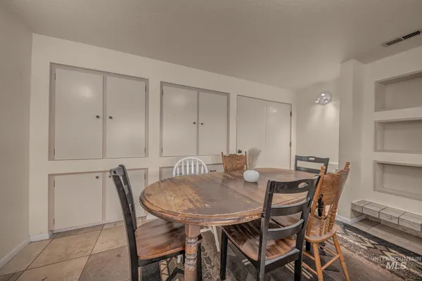 $425,000 | 1242 Southwest 11th Avenue, Ontario, OR 97914