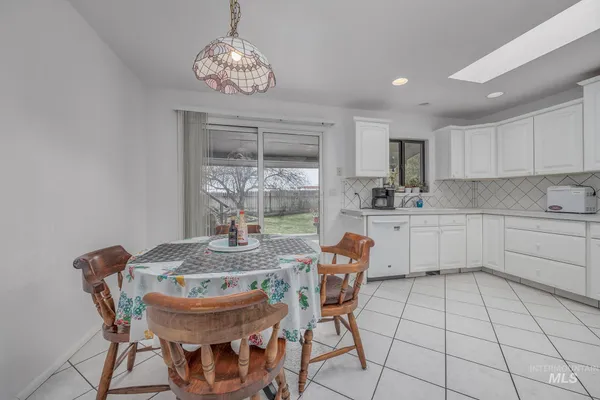 $425,000 | 1242 Southwest 11th Avenue, Ontario, OR 97914