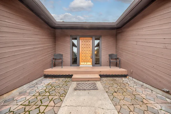 $425,000 | 1242 Southwest 11th Avenue, Ontario, OR 97914