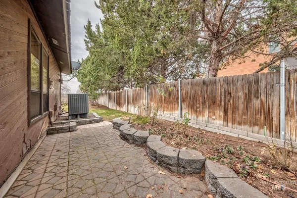 $425,000 | 1242 Southwest 11th Avenue, Ontario, OR 97914