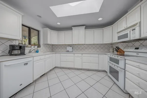 $425,000 | 1242 Southwest 11th Avenue, Ontario, OR 97914