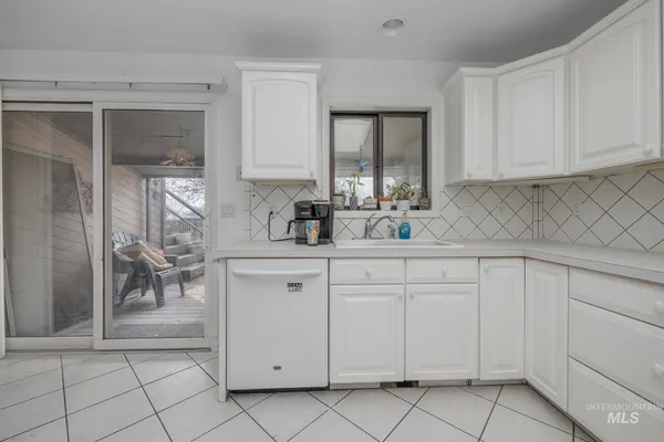 $425,000 | 1242 Southwest 11th Avenue, Ontario, OR 97914