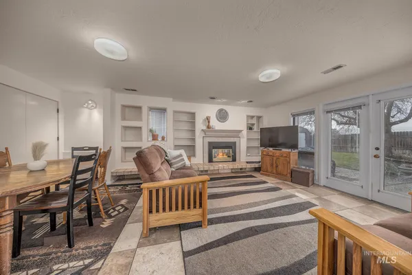 $425,000 | 1242 Southwest 11th Avenue, Ontario, OR 97914