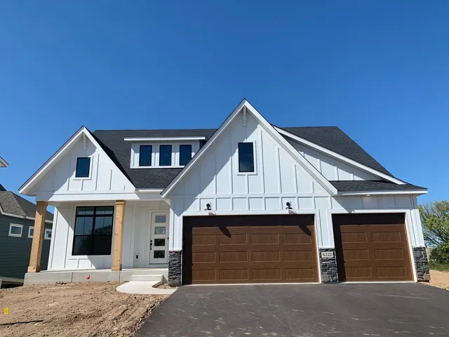 $975,350 | 5750 Freeland Court North, Hugo, MN 55038