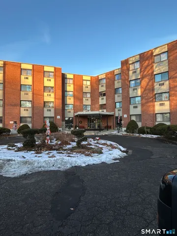 $238,000 | 1700 Broadbridge Avenue, Unit A14, Stratford, CT 06614