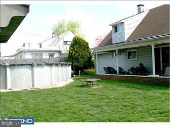 41 Hemlock Road Levittown, PA 19056 - Photo 2 of 6 Gallery Image 2