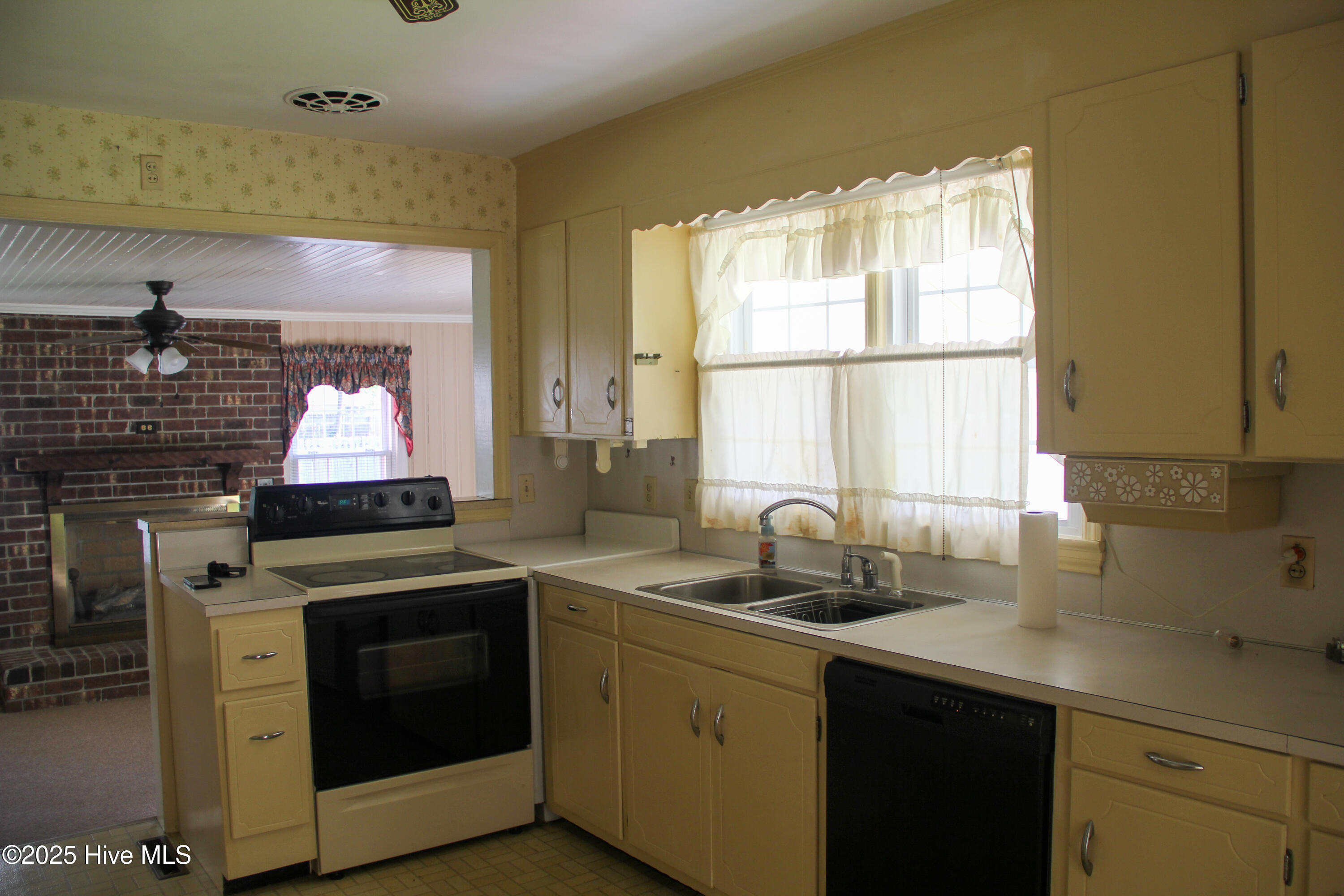 4237 Washington Street Ayden, NC 28513 - Photo 14 of 21 Kitchen