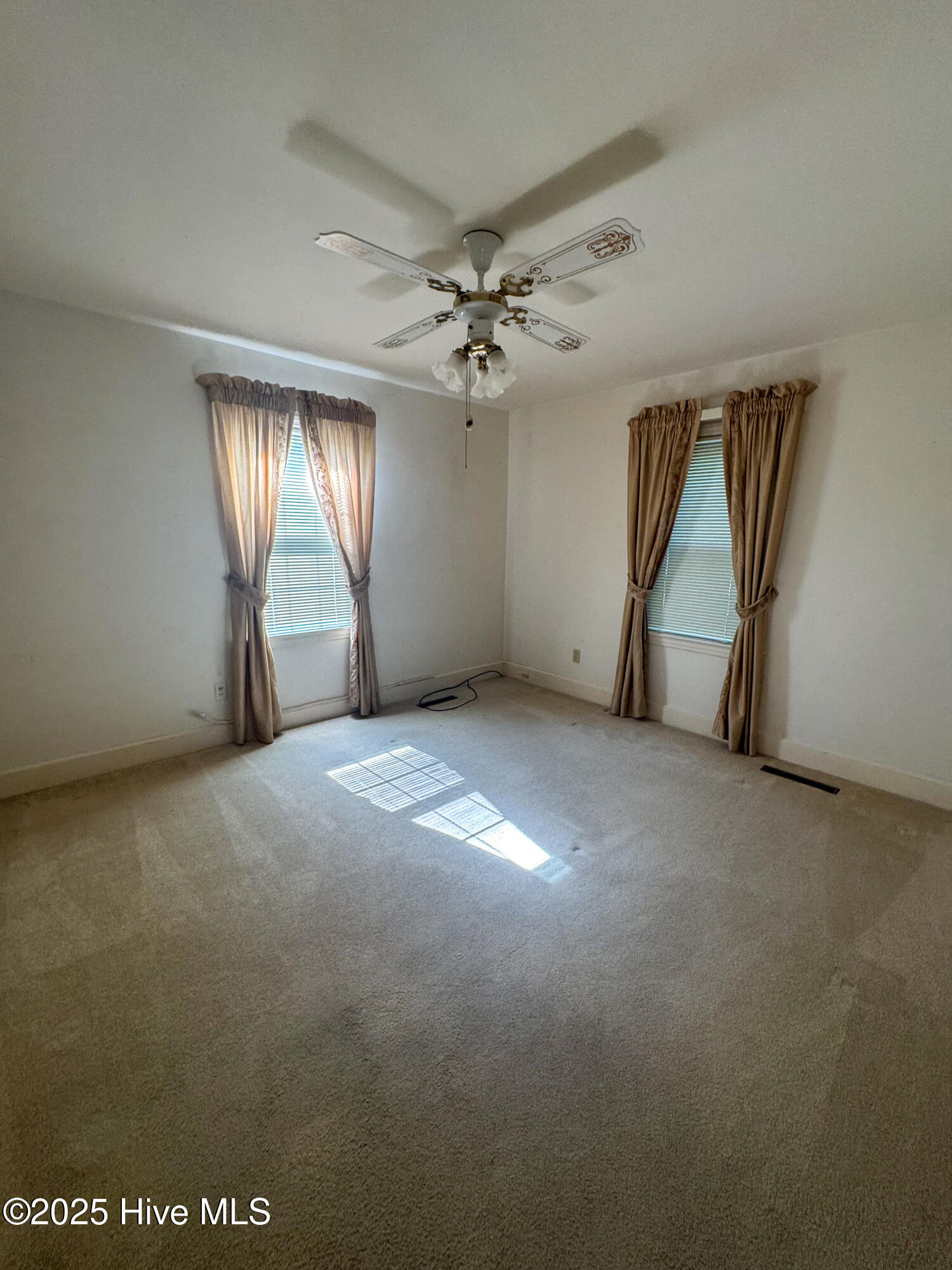 4237 Washington Street Ayden, NC 28513 - Photo 3 of 21 Bedroom 1