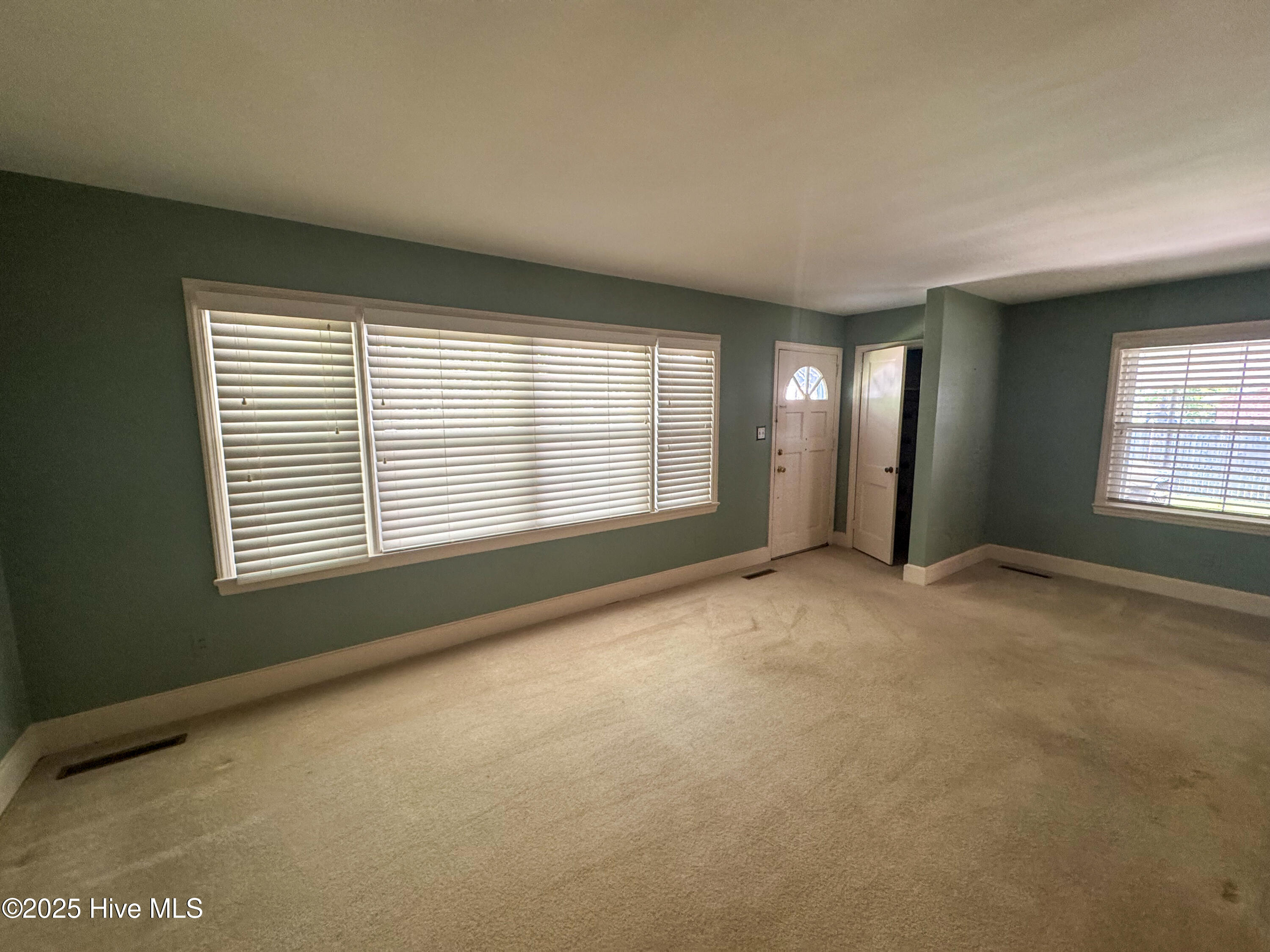 4237 Washington Street Ayden, NC 28513 - Photo 8 of 21 Living Room II