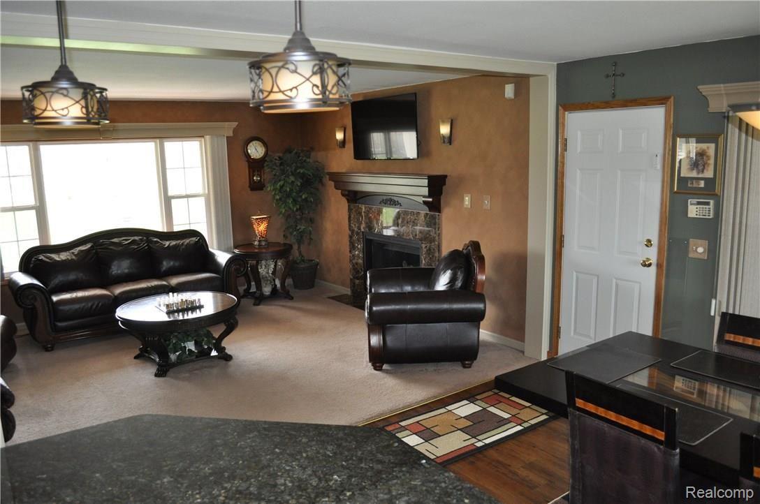 7794 Kearney Road Whitmore Lake, MI 48189 - Photo 6 of 50 DSC_0908.JPG