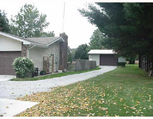 50841 Mayflower Road South Bend, IN 46619 - Photo 3 of 8 Gallery Image 3