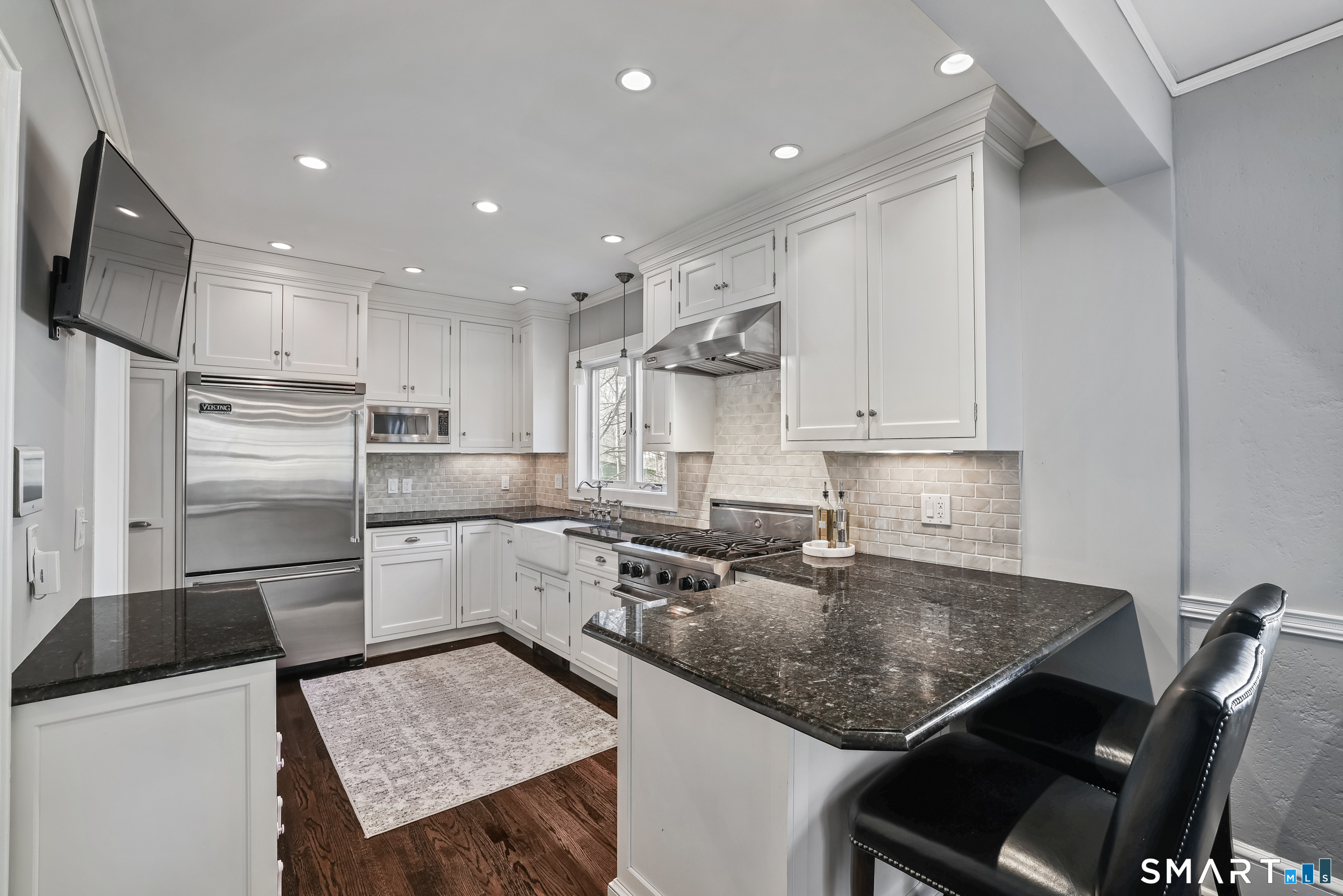 401 Jelliff Mill Road New Canaan, CT 06840 - Photo 12 of 28