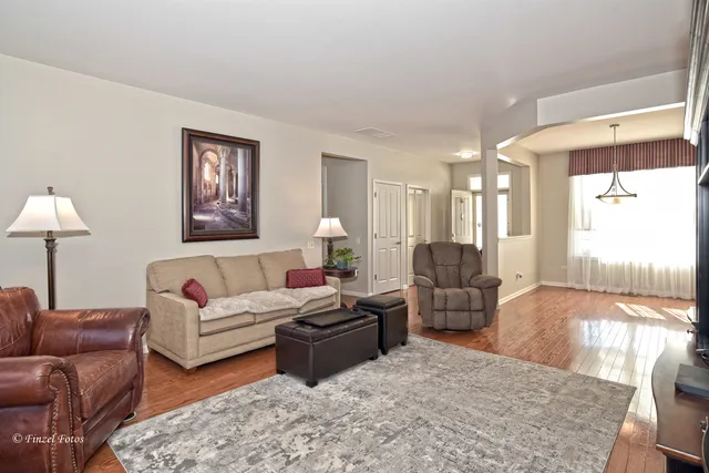 $2,650 | 13060 Drendel Road, Huntley, IL 60142