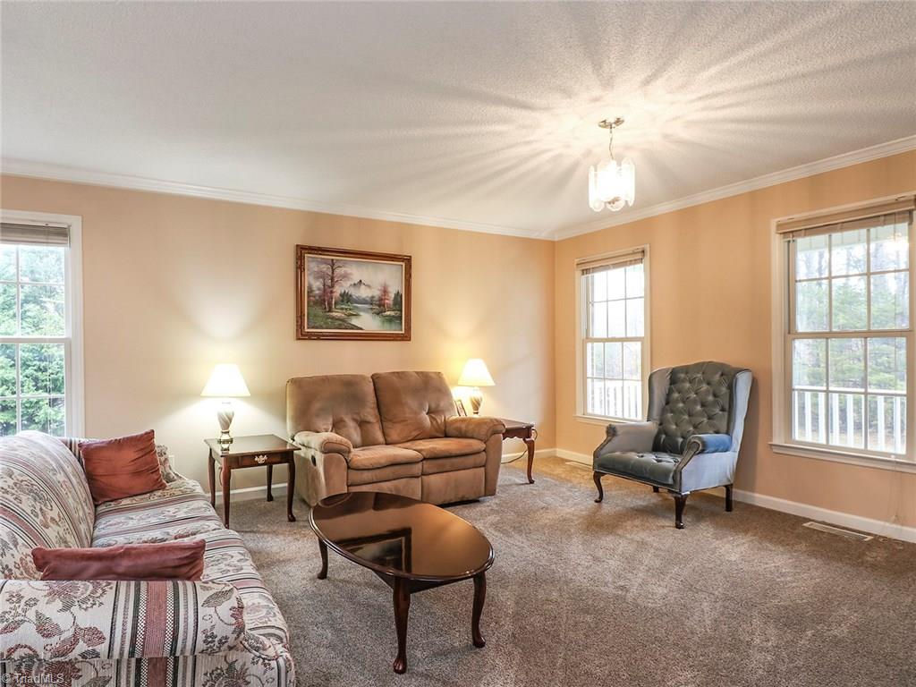 160 Creekside Ridge Drive High Point, NC 27265 - Photo 11 of 30 Gallery Image 11