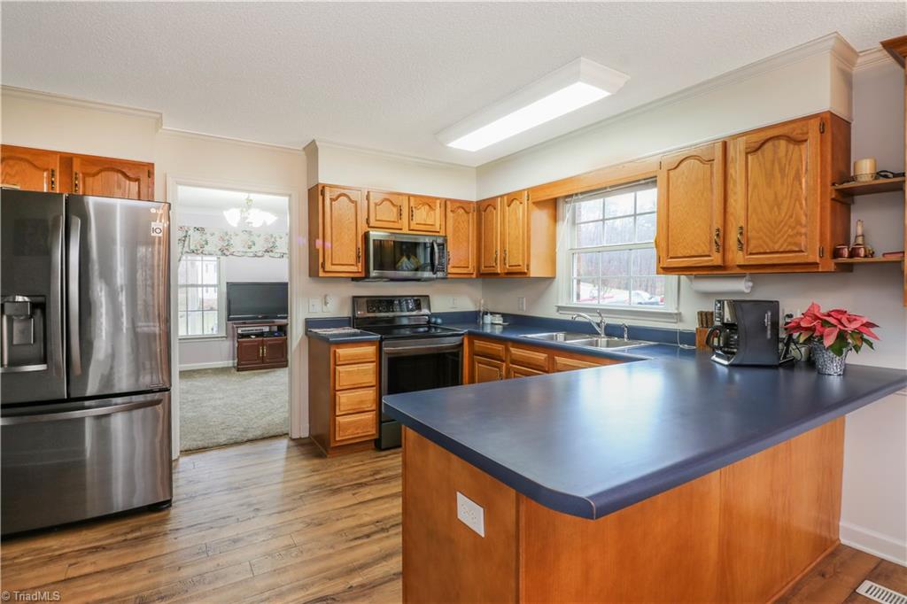 160 Creekside Ridge Drive High Point, NC 27265 - Photo 17 of 30 Gallery Image 17