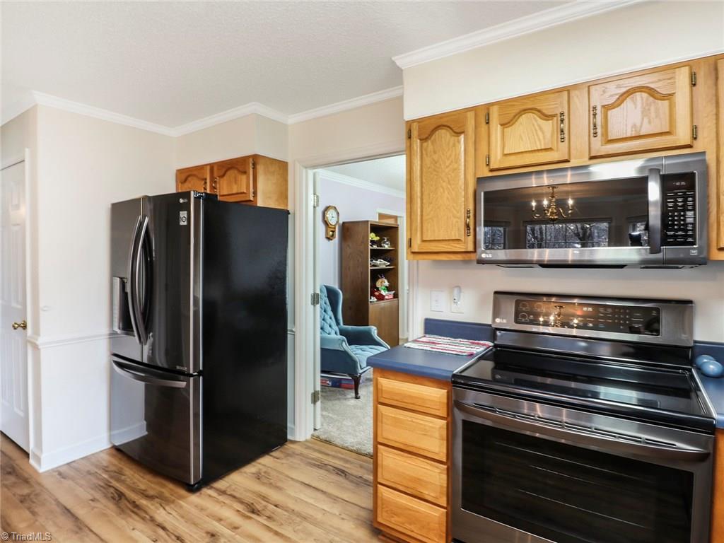 160 Creekside Ridge Drive High Point, NC 27265 - Photo 19 of 30 Gallery Image 19