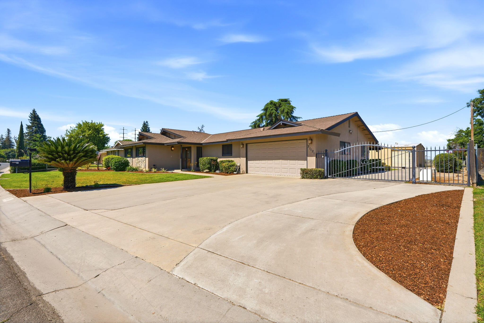 31121 Tower Road Visalia, CA 93292 - Photo 2 of 39 Front View