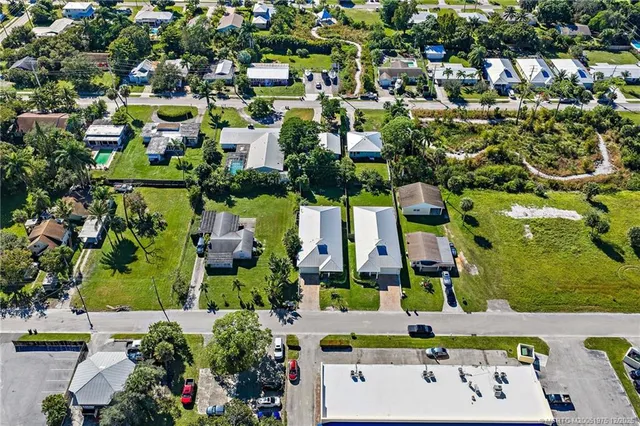 a view of a backyard with plants