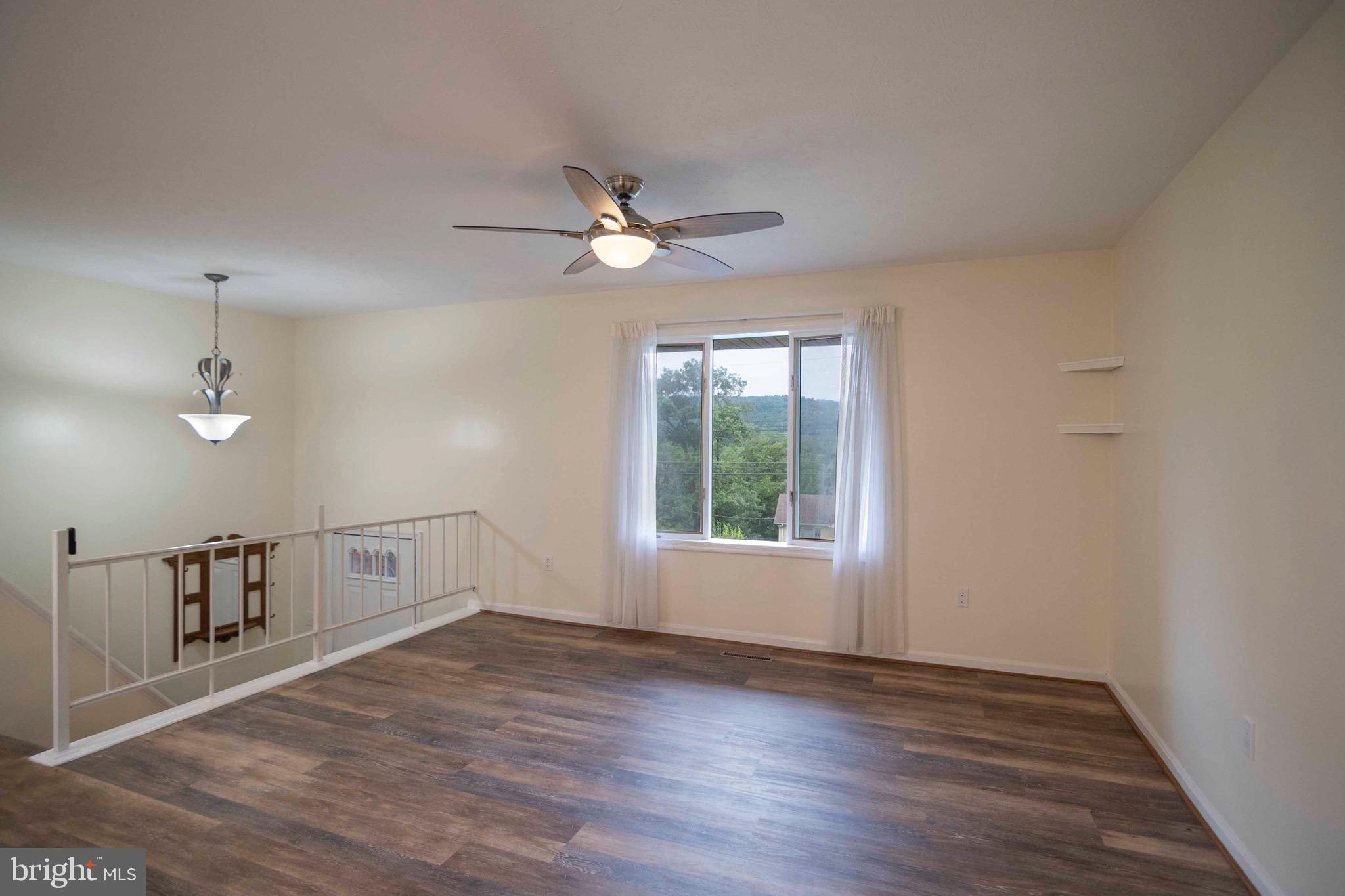 116 Richmond Road Front Royal, VA 22630 - Photo 14 of 60 Living room.