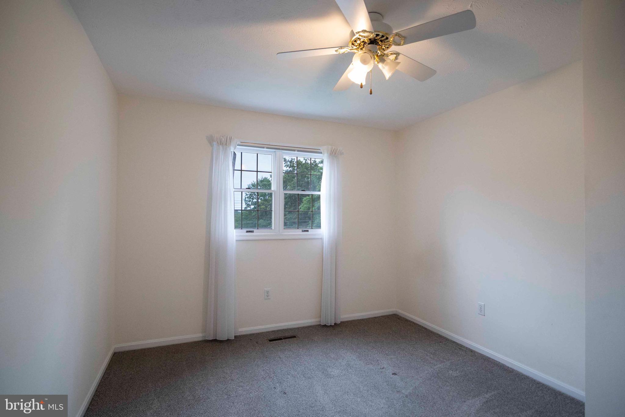 116 Richmond Road Front Royal, VA 22630 - Photo 17 of 60 Upstairs bedroom 1.