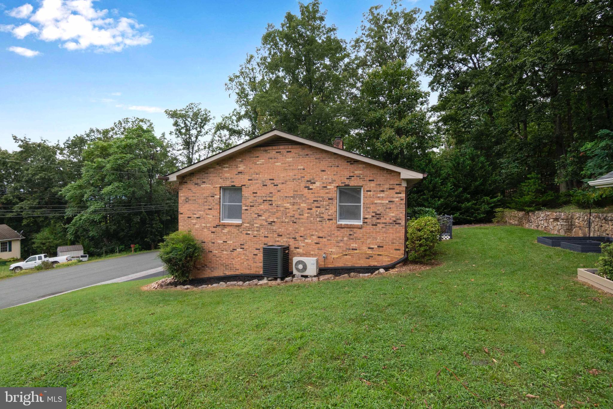 116 Richmond Road Front Royal, VA 22630 - Photo 37 of 60 Beautiful brick home in town!
