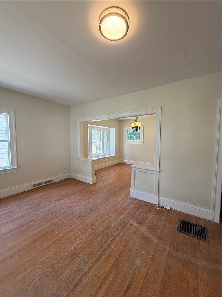 143 Raeburn Avenue Rochester, NY 14619 - Photo 4 of 17