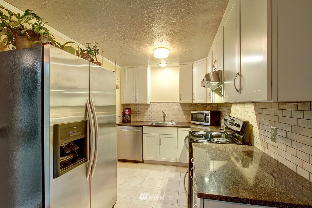 730 Logan Road Lynnwood, WA 98036 - Photo 2 of 16 Gallery Image 2