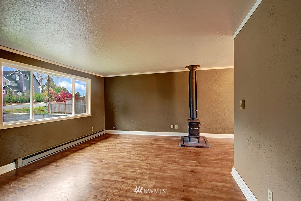 730 Logan Road Lynnwood, WA 98036 - Photo 4 of 16 Gallery Image 4
