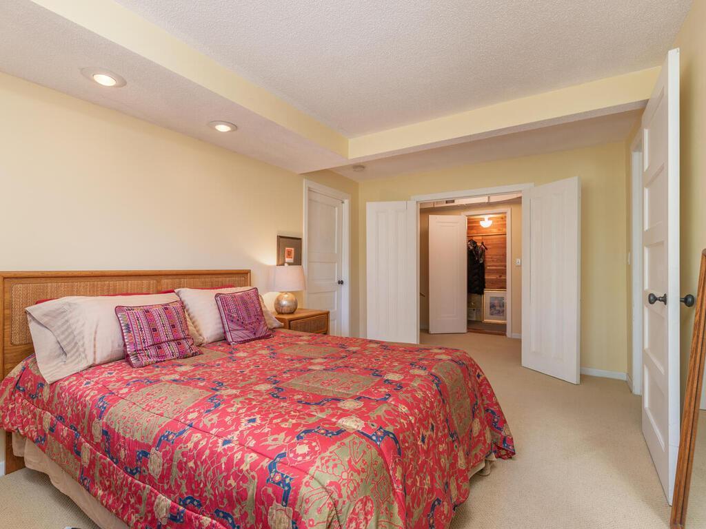 4351 Mackey Avenue St. Louis Park, MN 55424 - Photo 20 of 25