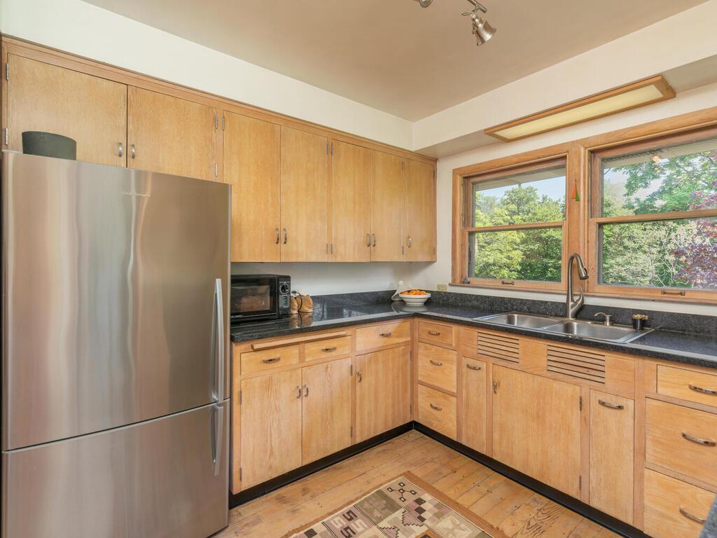 4351 Mackey Avenue St. Louis Park, MN 55424 - Photo 10 of 25