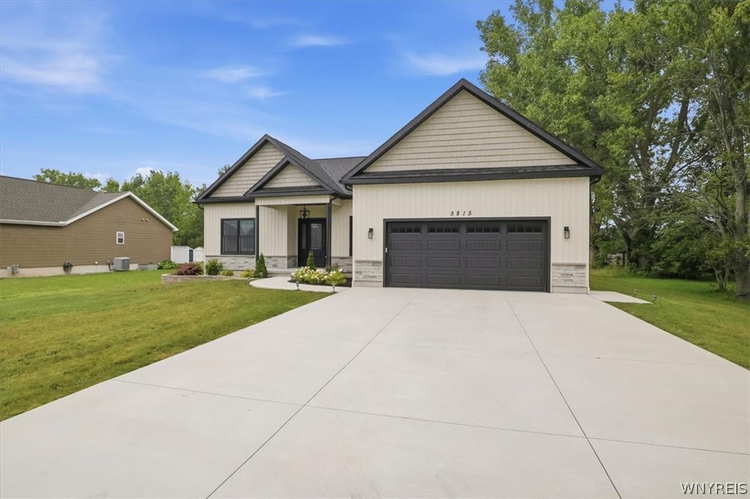 5815 Robinson Road Lockport, NY 14094 - Photo 2 of 42 Gallery Image 2