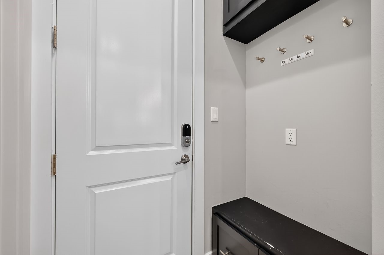 4508 Hardy Street, Unit B Houston, TX 77009 - Photo 14 of 40 a bathroom with a shower