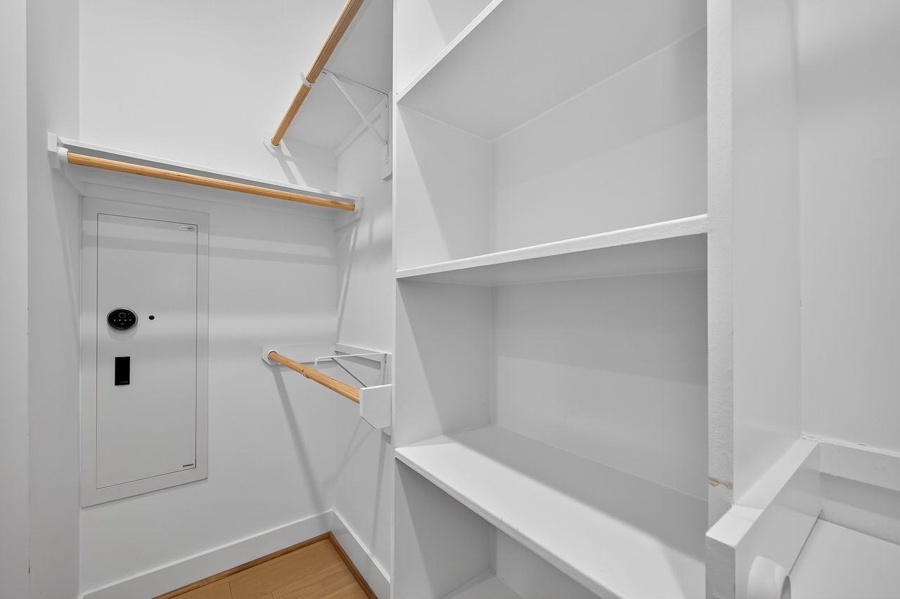 4508 Hardy Street, Unit B Houston, TX 77009 - Photo 36 of 40 a view of walk in closet