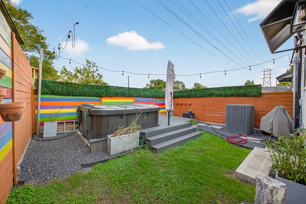 4508 Hardy Street, Unit B Houston, TX 77009 - Photo 38 of 40 a view of a house with a backyard and a patio