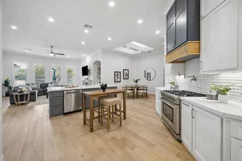 $700,000 | 6315 Collina Springs Court, Houston, TX 77041