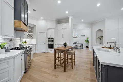 $700,000 | 6315 Collina Springs Court, Houston, TX 77041