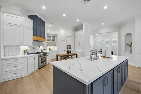 $700,000 | 6315 Collina Springs Court, Houston, TX 77041