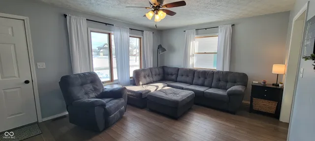 $110,000 | 1141 South 3rd Street, Clinton, IN 47842