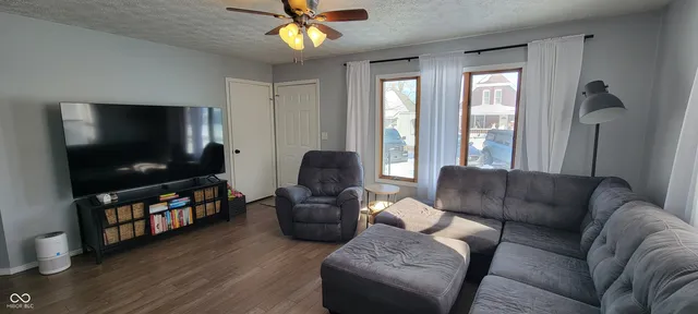 $110,000 | 1141 South 3rd Street, Clinton, IN 47842